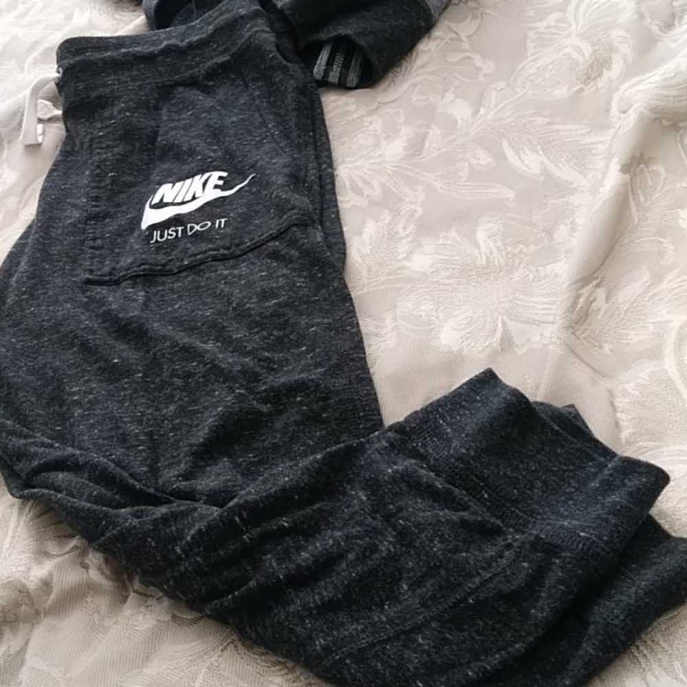 Sweat pants